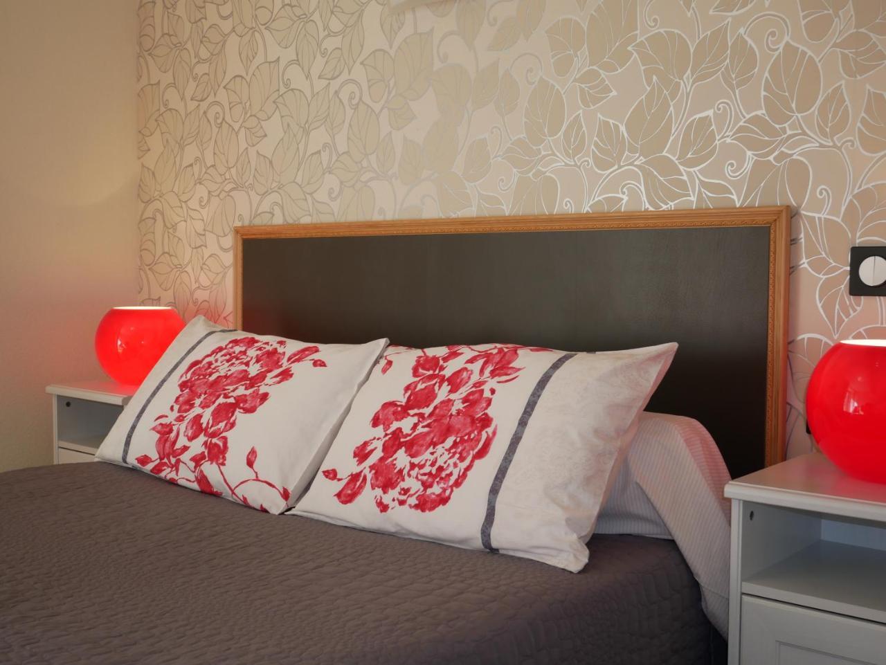 Bed and Breakfast Domaine De La Fontaine Chavagne Экстерьер фото